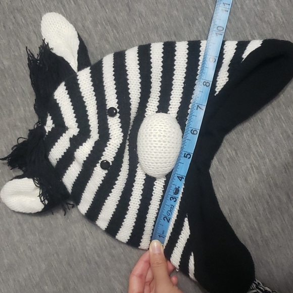 Zebra Beanie Earflap Trapper Cap Hat w/ Strings - Picture 8 of 9